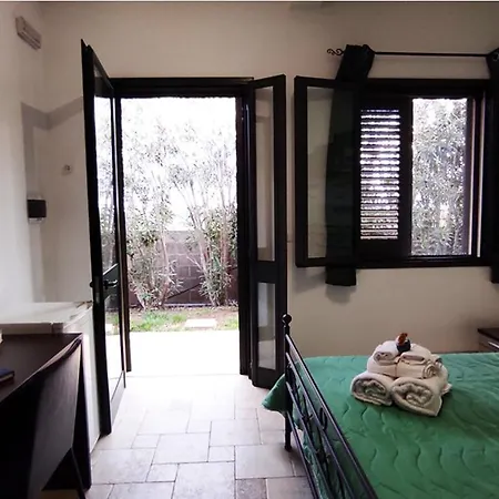 Caranna Bed & Breakfast 3*