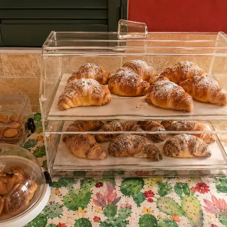 Caranna Bed & Breakfast 3*